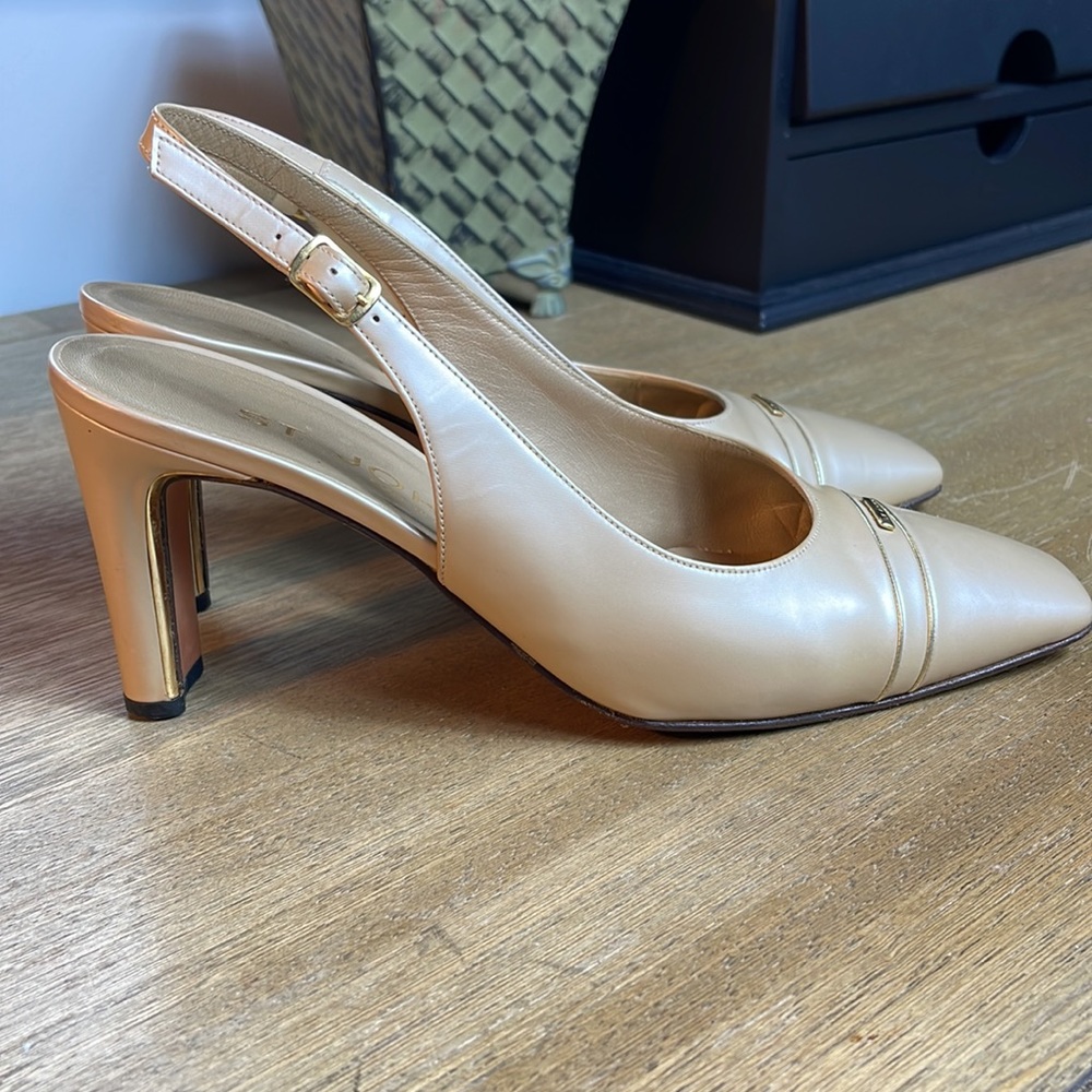 ST. JOHN SLINGBACK HEELS - Picture 5 of 10
